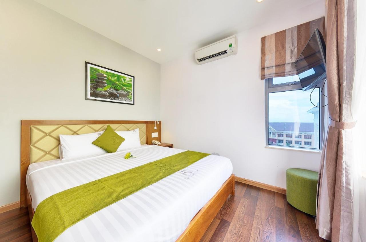 Hang Grand Danang Beach Exterior photo